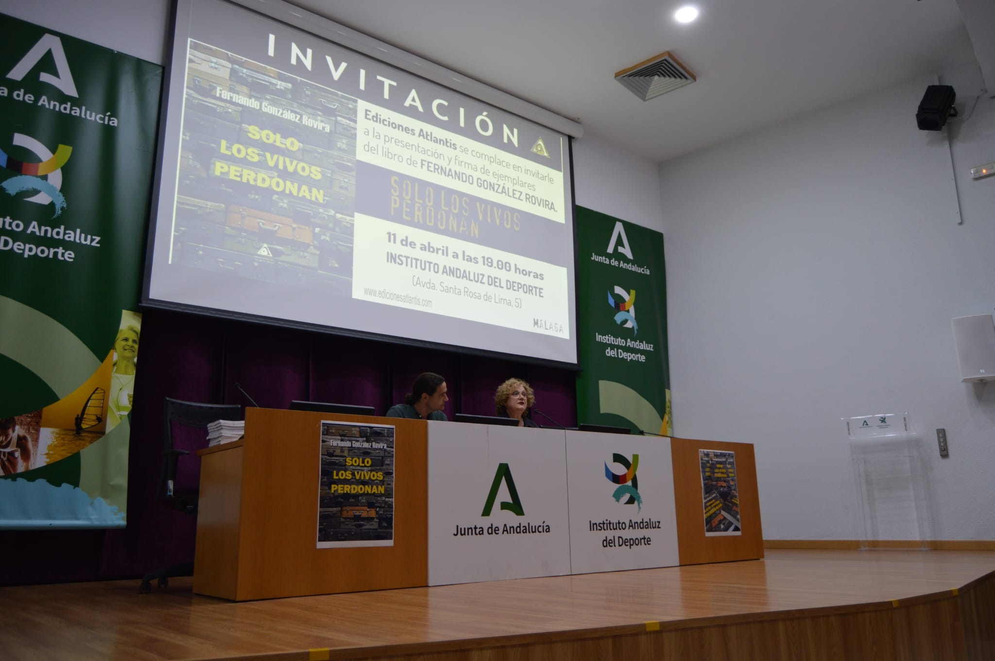Fernando González junto a otros ponentes